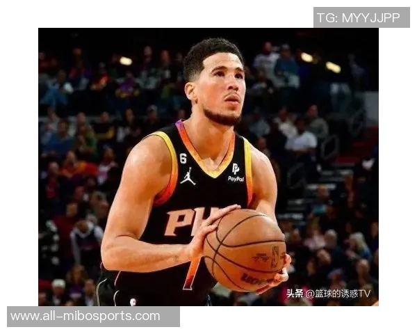 布克称赞格林能减轻压力认为其天赋极高助力球队表现