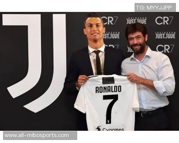 皇马与尤文高层会晤礼物传情展现友好合作意愿 皇马与尤文高层会晤礼物传情展现友好合作意愿